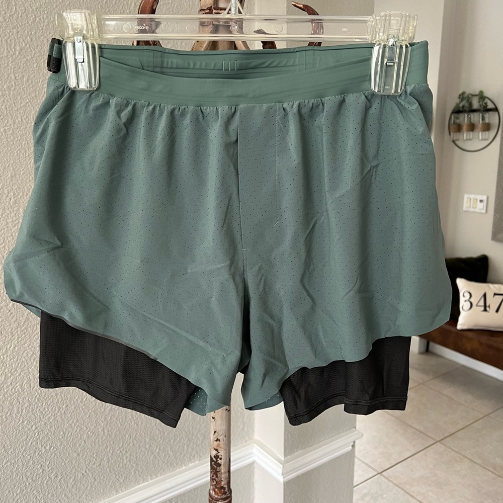 Lululemon Fast and Free lined 4” inseam shorts